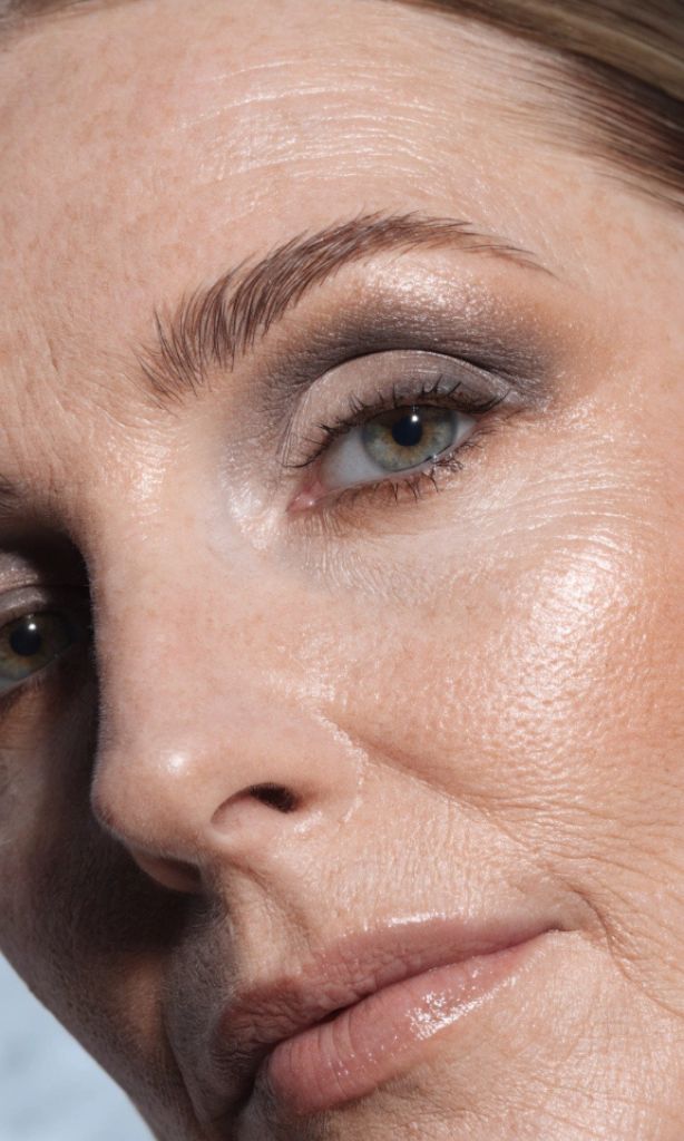 It is image on Taupe Gray Smokey Sophisticated Eye Makeup.
