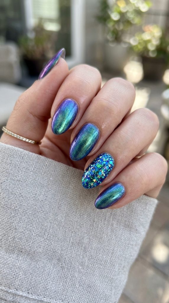 Vibrant nails with a glitter accent