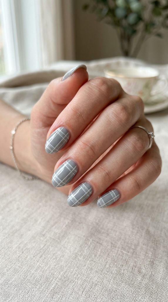 Grey and white herringbone plaid nails
